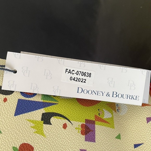 Disney Dooney & Bourke Crossbody Snow White 85th Anniversary Purse Bag Disney - Picture 6 of 7